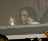 Victoria Beckham au stade avec son adorable Harper