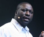 Mouss Diouf en live au Théâtre du Gymnase à Paris en février 2009 