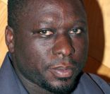 Mouss Diouf durant le troisième festival Rire contre le racisme au Zenith en juin 2006 
