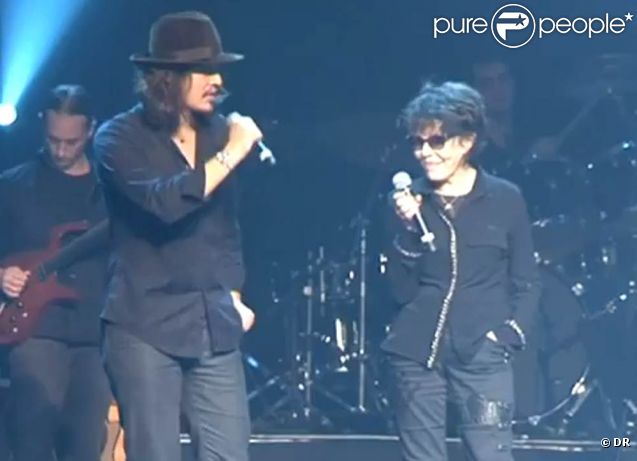 Lulu Gainsbourg  avec Dani sur Comme un boomerang lors de son concert à Paris mardi 8 novembre 2011, au Casino de Paris, où son père Serge s'était produit 26 ans plus tôt alors que Bambou était enceinte du petit Lulu.