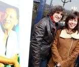 Shirley et Dino lors de la cérémonie dévoilant une plaque en hommage à Henri Salvador à Paris le 9 novembre 2011.