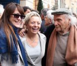 Keren Ann, Catherine Salvatore et Ivry Gitlis lors de la cérémonie dévoilant une plaque en hommage à Henri Salvador à Paris le 9 novembre 2011.