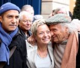 Pascal Légitimus, Catherine Salvatore et Ivry Gitlis lors de la cérémonie dévoilant une plaque en hommage à Henro Salvador à Paris le 9 novembre 2011.