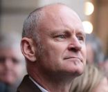 Christophe Girard lors de la cérémonie dévoilant une plaque en hommage à Henri Salvador à Paris le 9 novembre 2011.