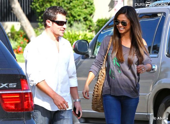 Nick Lachey et Vanessa Minnillo se rendent dans un restaurant pour fêter leurs anniversaires respectifs, le mercredi 9 novembre 2011.