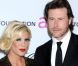 Tori Spelling et Dean McDermott présentent leur adorable Hattie, 1 mois