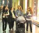 Jessica Alba, à Milan, avec des amis et sa petite dernière, Haven, 3 mois. Vendredi 11 novembre 2011