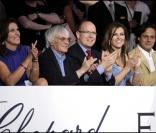 Slavica et son mari Bernie Ecclestone, le prince Albert II de Monaco, Elizabeth Hurley et son mari Arun Nayar