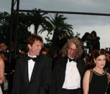 l equipe du film et Mila Jovovich