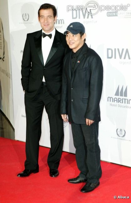 Clive Owen et Jet Li au gala de charité organisé par l'Unesco, à Duesseldorf, Allemagne, le 19 novembre 2011.