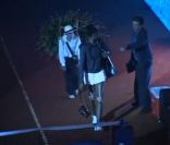 Serena Williams et sa soeur Venus au cours d'un match exhibition le 23 novembre 2011