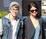 Justin Bieber et Selena Gomez, à Los Angeles, le 21 novembre 2011. 