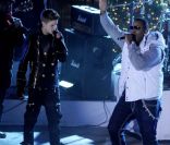 Justin Bieber et Busta Rhymes durant l'enregistrement de l'émission spéciale Noël au Rockefeller Center, de NBC, le 23 novembre 2011 à New York.