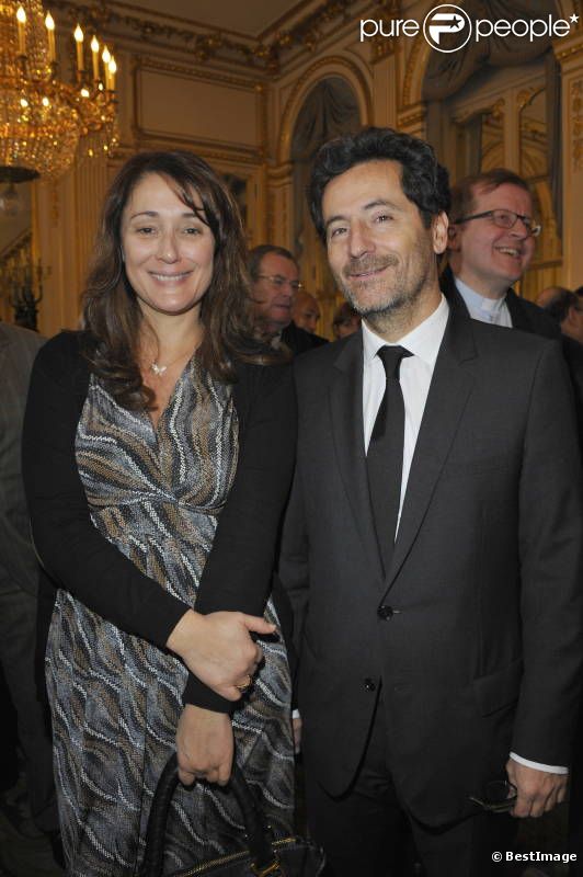 Daniela Lumbroso et son mari lors de la remise de la médaille de Commandeur dans l'ordre national de la légion d'honneur à Hervé Bourges au ministère de la culture à Paris le lundi 28 novembre 2011 