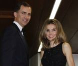 Letizia d'Espagne : Sublime en robe du soir au bras de son Felipe