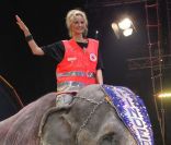  Adriana Karembeu sur un pachyderme lors du lancement de la 5ème édition Tous en Fête au Cirque Pinder le 2 décembre 2011 
