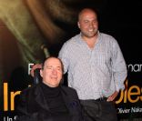 Philippe Pozzo di Borgo et Abdel Sellou lors de l'avant-première d'Intouchables le 18 octobre 2011 à Paris