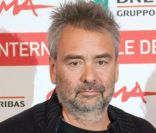 Luc Besson pose lors de la présentaion de The Lady durant le festival de Rome en octobe 2011<br />