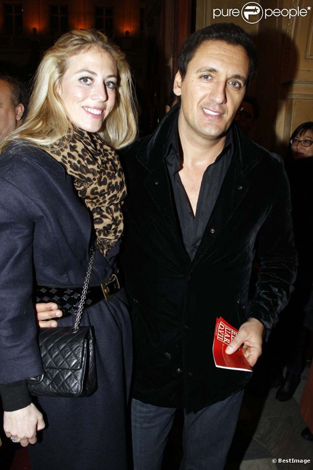 Dany Brillant et sa compagne à la générale de  Quadrille  au Théâtre Edouard-VII, à Paris, le 12 décembre 2011.