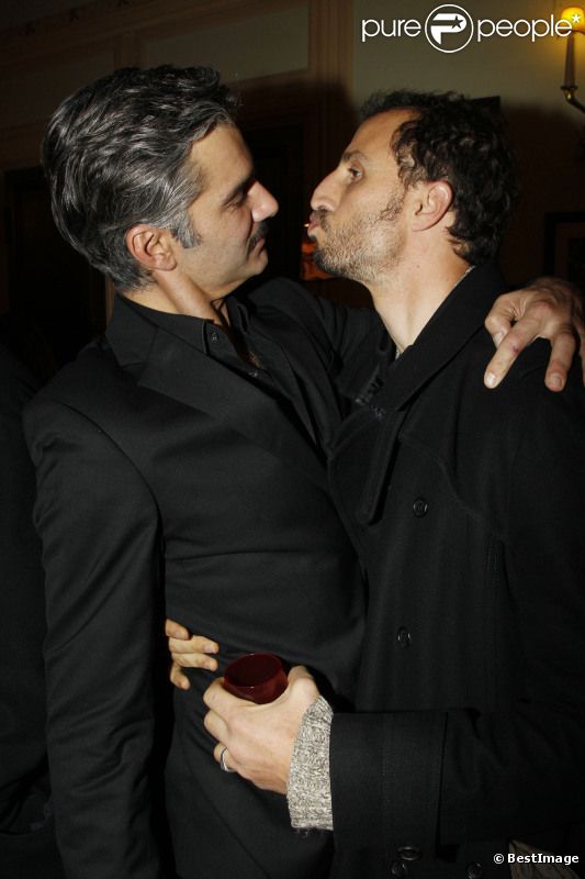 François Vincetelli et Arié Elmaleh lors de la générale de la pièce Quadrille, au Théâtre Édouard VII à Paris, le 12 décembre 2011