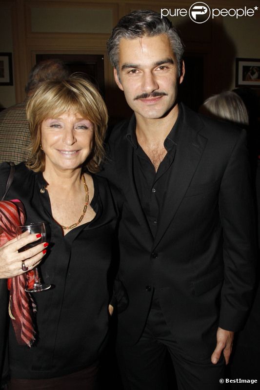 François Vincentelli et Danièle Thompson lors de la générale de la pièce Quadrille, au Théâtre Édouard VII à Paris, le 12 décembre 2011