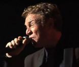 Christophe Hondelatte chante à l'Alhambra, en octobre 2011