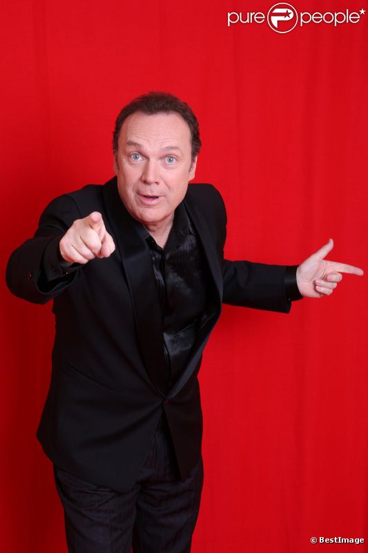 Julien Lepers dans Le Grand Cabaret sur son 31, diffusé le 31 décembre 2011 sur France 2