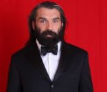Sébastien Chabal dans Le Grand Cabaret sur son 31, diffusé le 31 décembre 2011 sur France 2