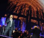 Bruno Pelletier pour le retour de  Notre-Dame de Paris , à Paris Bercy, le 16 décembre 2011.