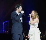 Patrick Fiori et Julie Zenatti pour le retour de  Notre-Dame de Paris , à Paris Bercy, le 16 décembre 2011.