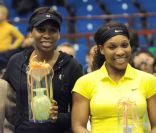 Venus et Serena Williams le 4 décembre 2011 à New York<br />