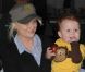 Amy Poehler et son fils Abel de sortie pour remplir une mission