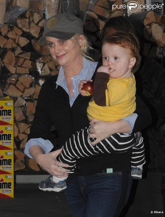 Amy Poehler et son fils Abel sont allés faire des courses à Los Angeles, le 7 janvier 2012.