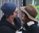 Emma Stone et son petit ami Andrew Garfield se promènent dans les rues de New York le 8 janvier 2012
