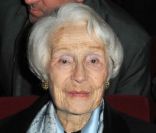 Gisele Casadesus lors de l'inauguration du théâtre éphémère de la Comédie Française à Paris, le 9 janvier 2012
