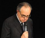 Frédéric Mitterrand lors de l'inauguration du théâtre éphémère de la Comédie Française à Paris, le 9 janvier 2012