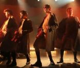 Max Boublil dans son clip de Exhibitiodance
