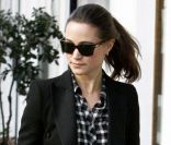 Pippa Middleton se montre plus audacieuse dans ses looks en ce début d'année. Londres, le 11 janvier 2012.