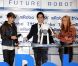 Justin Bieber inaugure un nouveau robot qui danse au salon CES de Las Vegas, le 11 janvier 2012