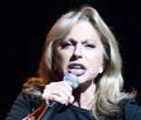 Véronique Sanson en concert à Nice, le 3 décembre 2011.