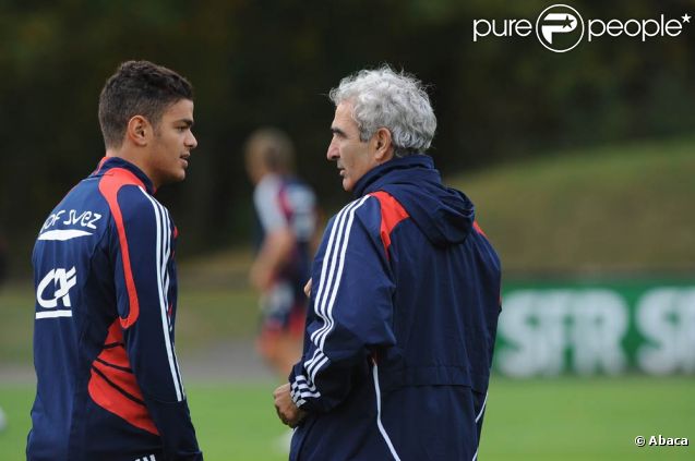  Raymond Domenech, le seul coach à avoir 'capté' Hatem Ben Arfa. (photo : octobre 2008) 
 Hatem Ben Arfa se livre à des confessions intimes inattendues dans le quotidien  L'Equipe  en date du 16 janvier 2012. 
