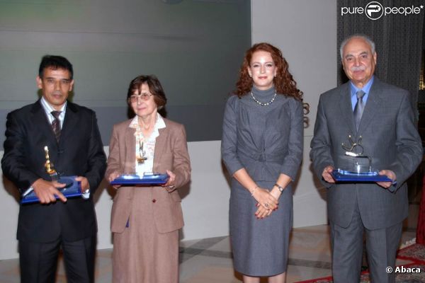La princesse Lalla Salma du Maroc (photo : lors de la Journée nationale contre le cancer, le 22 novembre 2011 à Rabat) est pleinement engagée dans la lutte contre le cancer en Afrique et au Moyen-Orient, via la Fondation en son nom. En janvier 2012, elle était chef de file lors d'une conférence de trois jours au Maroc, qui a débouché sur 'l'appel de Marrakech'.