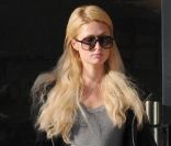 Paris Hilton quitte Barney's New York à Los Angeles, le 18 janvier 2012.