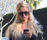 Paris Hilton, inséparable de son Blackberry Bold à Los Angeles, le 18 janvier 2012.