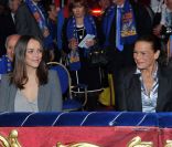 La princesse Stéphanie et sa fille Pauline Ducruet ont fait honneur dimanche 22 janvier 2012 à la quatrième soirée de spectacle du 36e Festival international du cirque de Monte-Carlo.