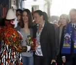 La princesse Stéphanie et sa fille Pauline Ducruet arrivent au chapiteau Fontvieille, toujours aussi unies, dimanche 22 janvier 2012, pour la quatrième soirée de spectacle du 36e Festival international du cirque de Monte-Carlo.