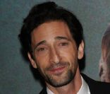 Le divin charmeur Adrien Brody assistait à l'avant-première du film Detachment à Paris, le 23 janvier 2012.