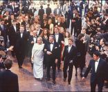 Theo Angelopoulos et l'équipe de son film Le Pas Suspendu de la Cigogne, dont Marcello Mastroianni et Jeanne Moreau, au festival de Cannes 1991 