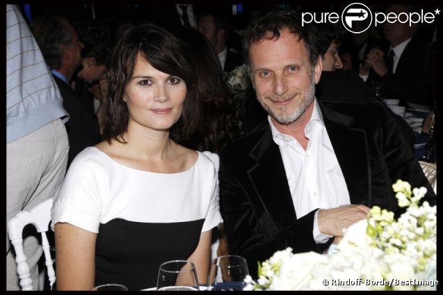  Marina Hands et Charles Berling au Dîner de la mode pour le Sida au Pavillon d'Armenonville à Paris, le 26 janvier 2012. 