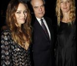Vanessa Paradis, Frédéric Miterrand et Sandrine Kiberlain au Dîner de la mode pour le Sida au Pavillon d'Armenonville à Paris, le 26 janvier 2012.
